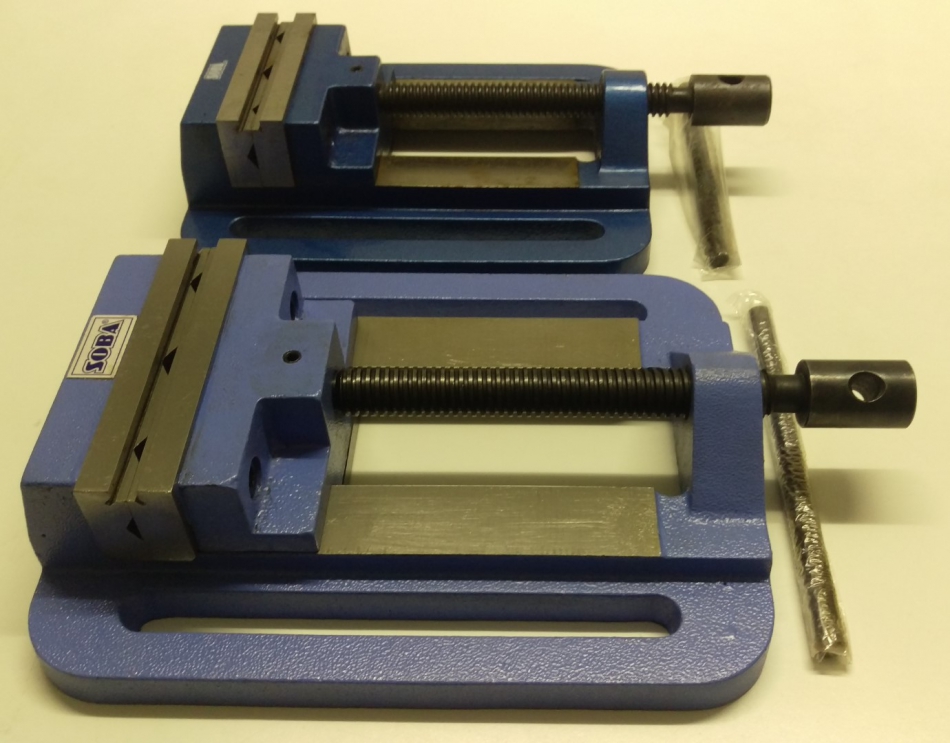 EBERTH Machinebankschroef draai- en kantelbaar uit gietstaal, Max. Spanbreedte 80mm, bekbreedte 100mm, bankschroef voor boormachine, boormachinebankschroef, 0°- 90° kantelbaar, 360° draaibaar